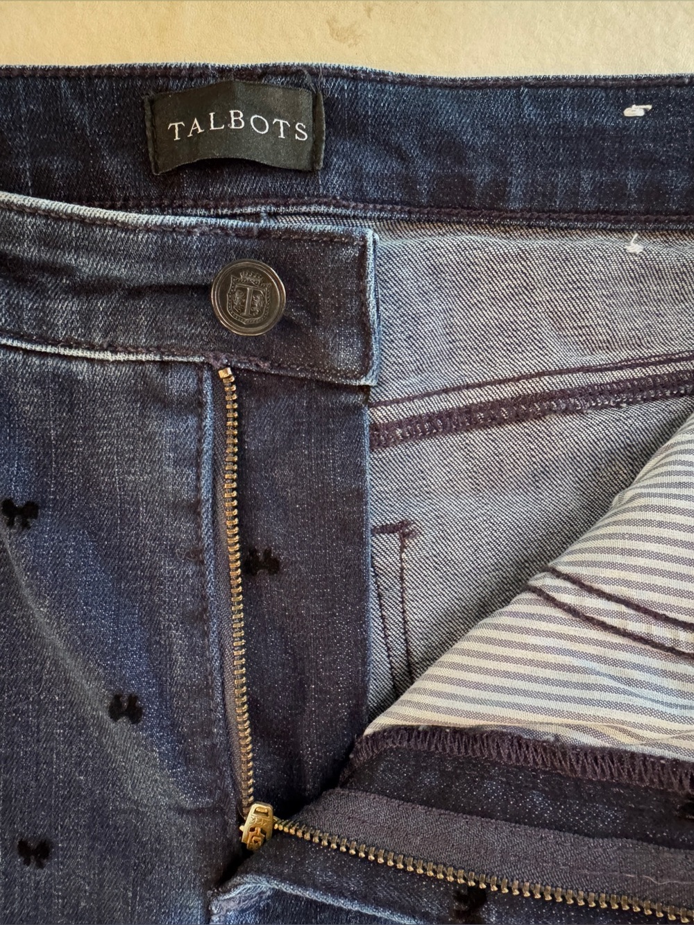 TALBOTS JEGGINGS - DARK DENIM WASH FLOCKED BOWS ZIPPER CLOSURE ANKLE LENGTH (6) - Picture 11 of 16
